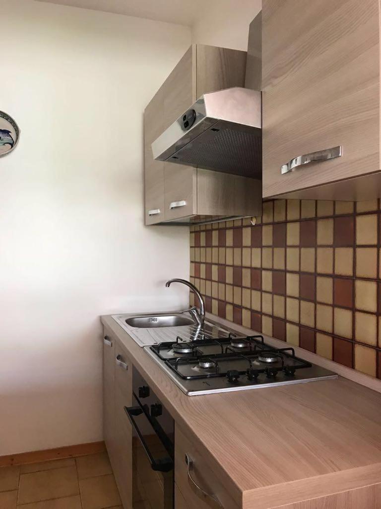 Appartamento Con Veranda Primo Piano Reitani Luaran gambar
